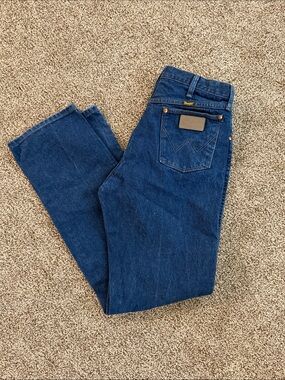 Wrangler Women’s Deep Blue Straight Leg Jeans